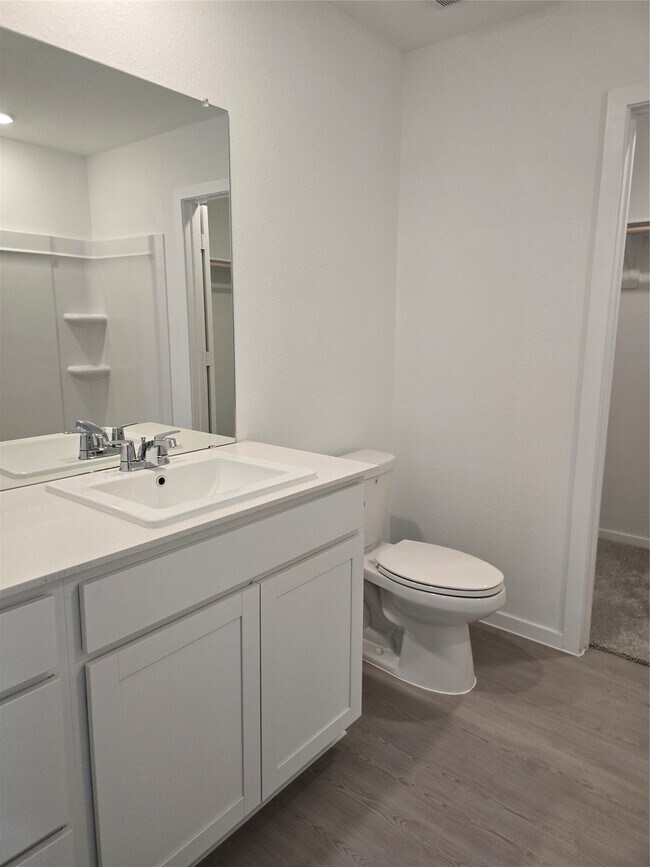 Building Photo - 25446 Carnation Ct