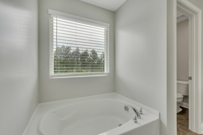 Building Photo - 174 Horizon Ln