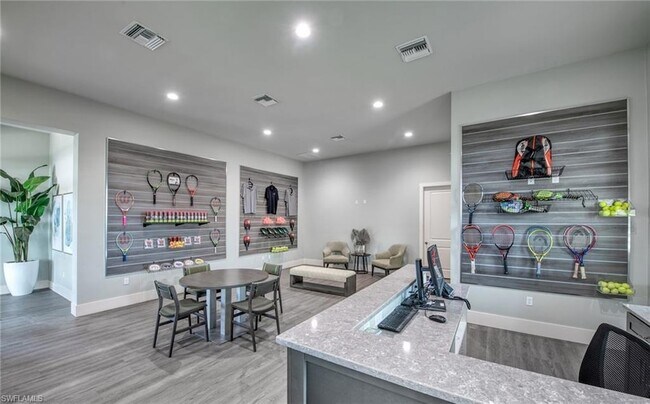 Building Photo - 20210 KIngmont Dr