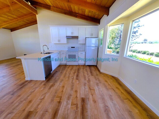 Building Photo - East Lake Ranch, LLC
