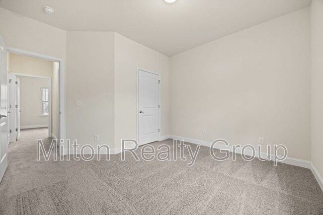 Building Photo - 178 Woodwater Cir