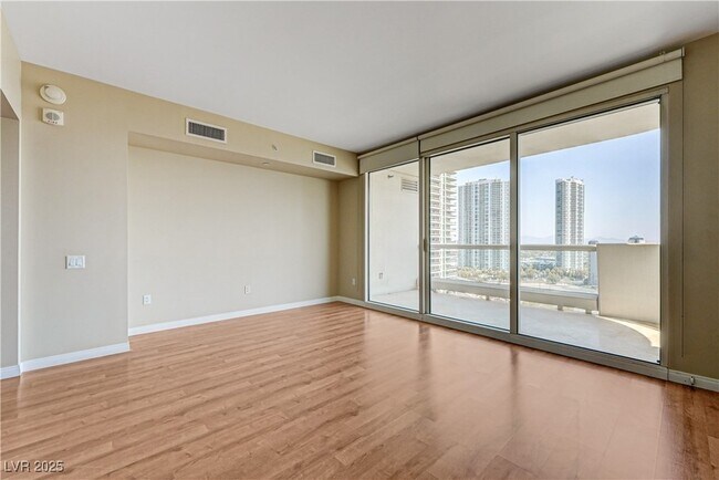 Building Photo - 2857 Paradise Rd