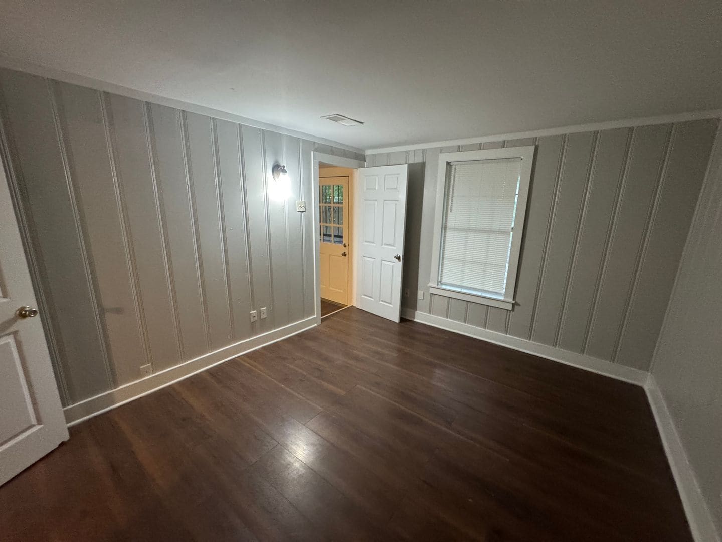 Building Photo - 805 Brower St