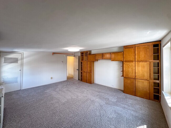 Building Photo - 513 Locust St