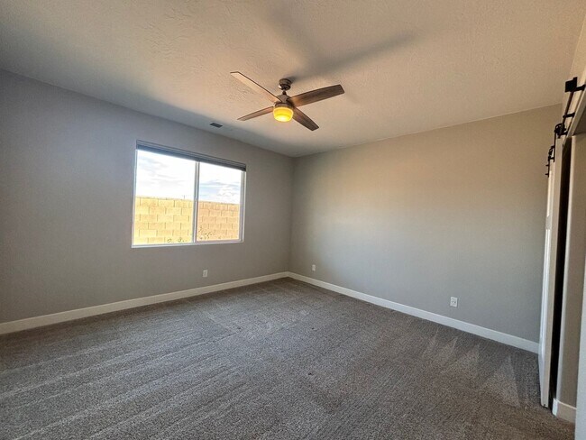 Building Photo - ADORABLE HOUSE FOR RENT IN HURRICANE