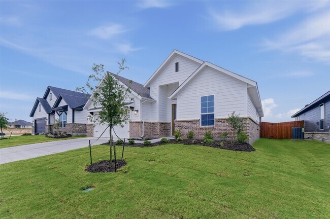 Building Photo - 1329 Frio Dr