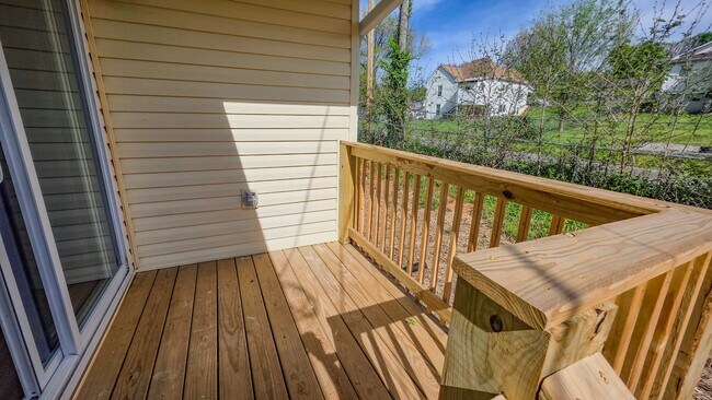 Building Photo - Knoxville 37921 - Brand New 3 Bedroom, 2 Full Bath Duplex Unit near downtown and Western Avenue -...