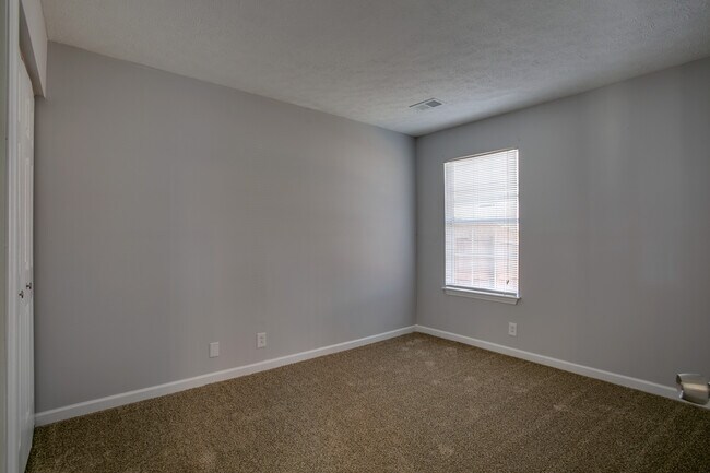 Building Photo - 1139 Alandee St.