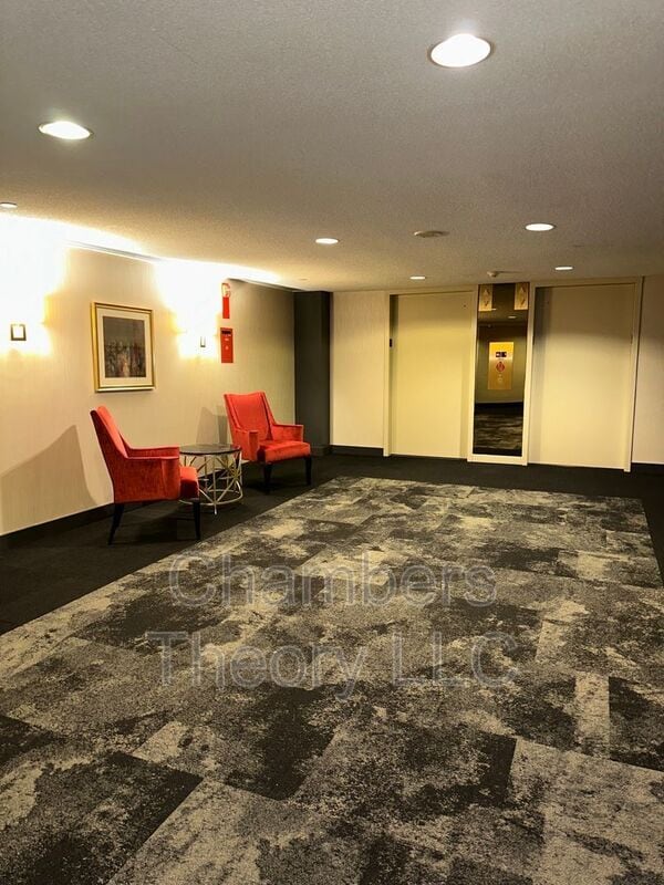 Building Photo - 1530 Key Blvd