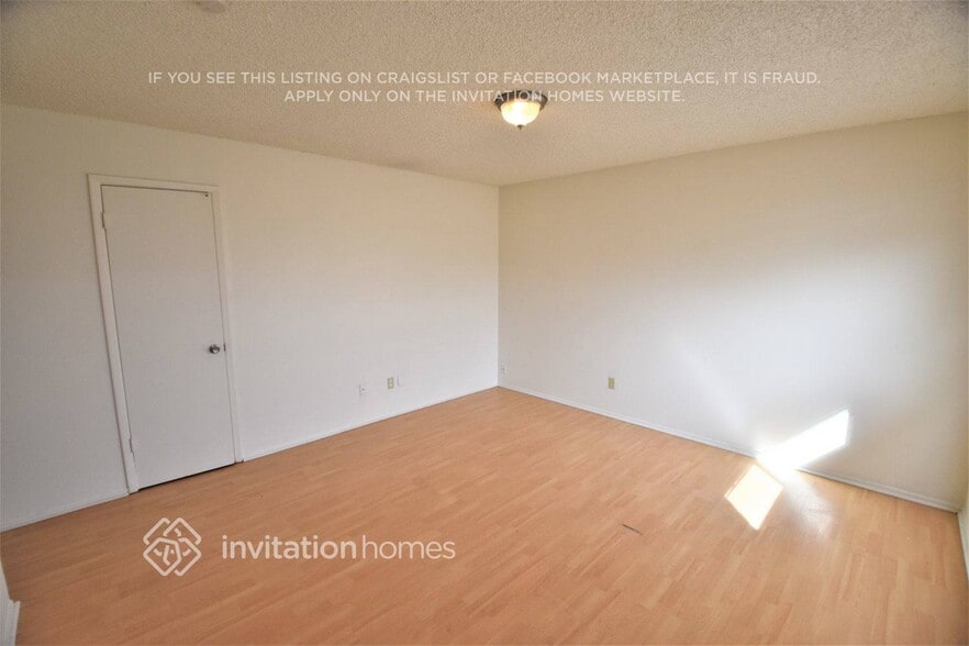 Building Photo - 3716 E Beverly Ln