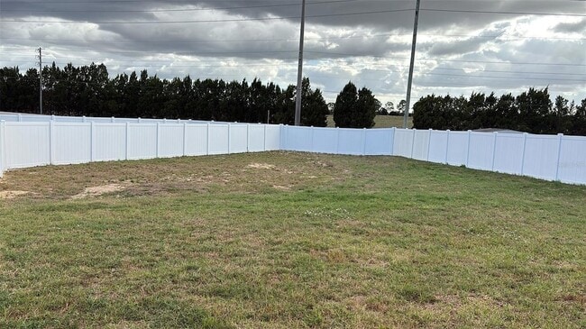 Building Photo - 833 Colville Dr