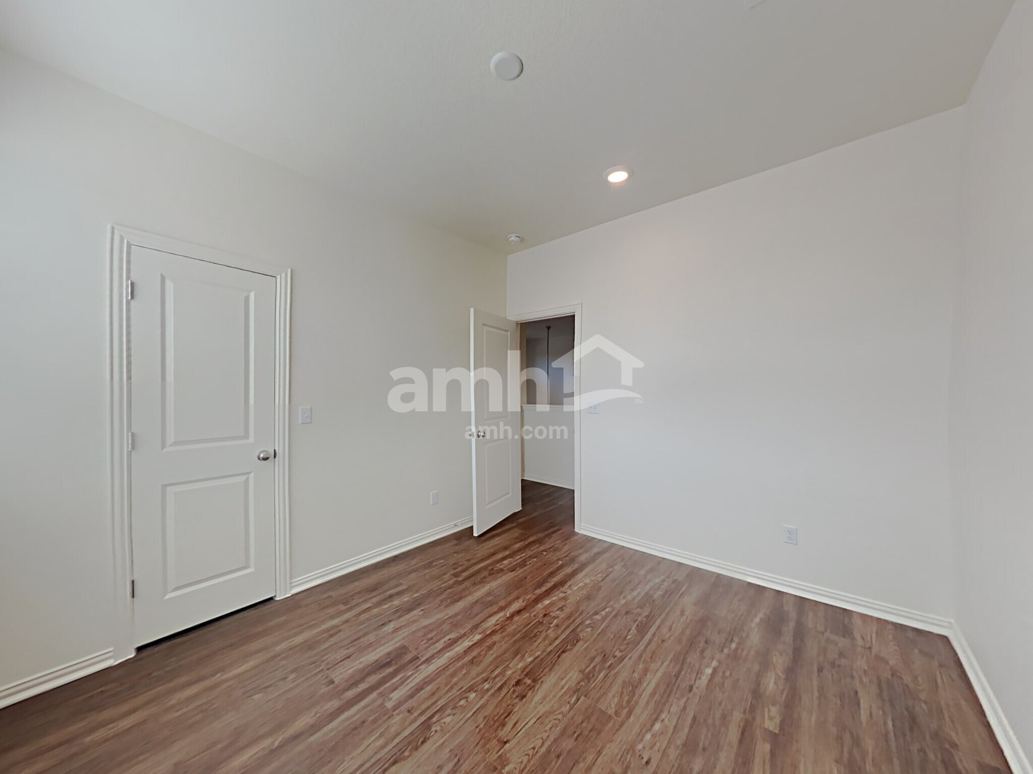 Building Photo - 207 Pebble Creek Run