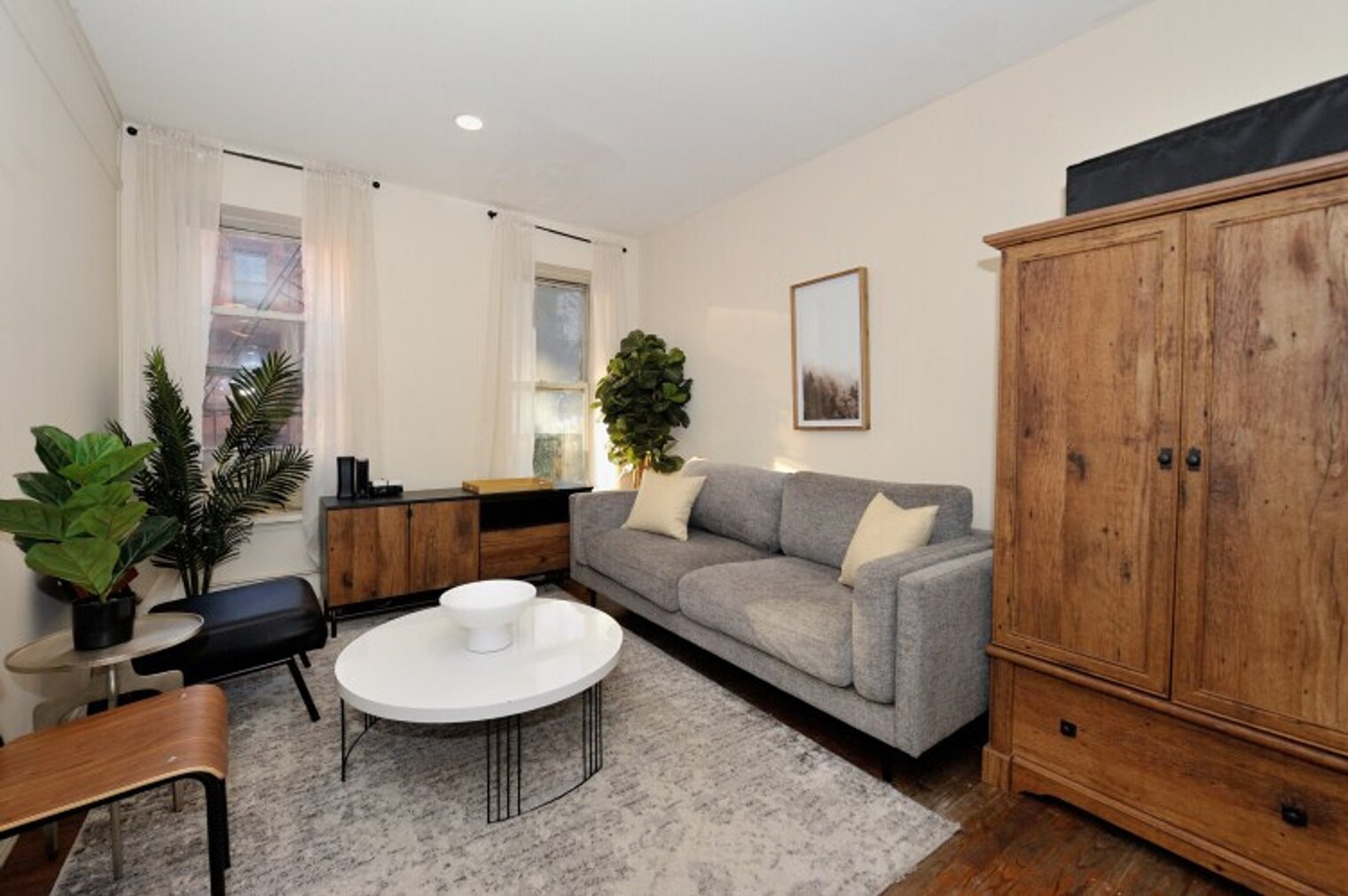 Building Photo - 356 W 37th St