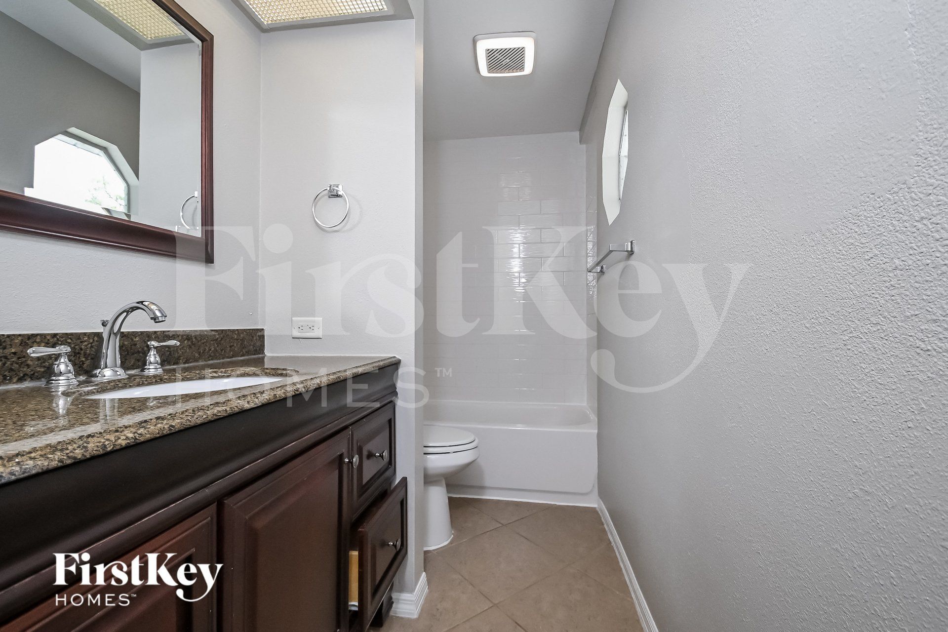 Building Photo - 15 SE 12th Ave