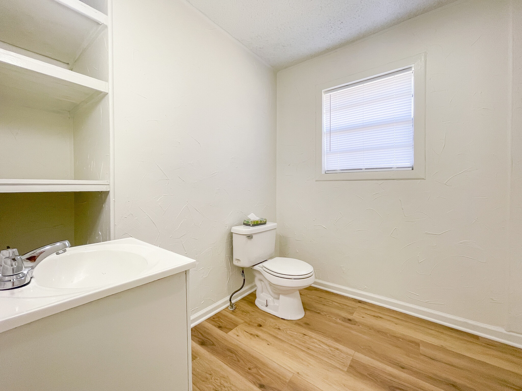 Building Photo - 715 N Bunker Dr