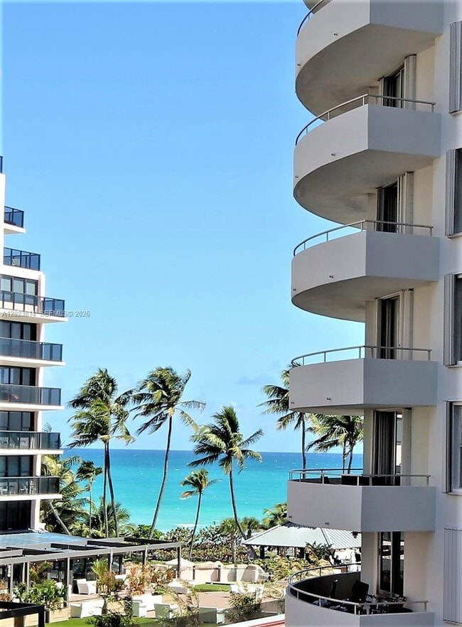 Building Photo - 5161 Collins Ave