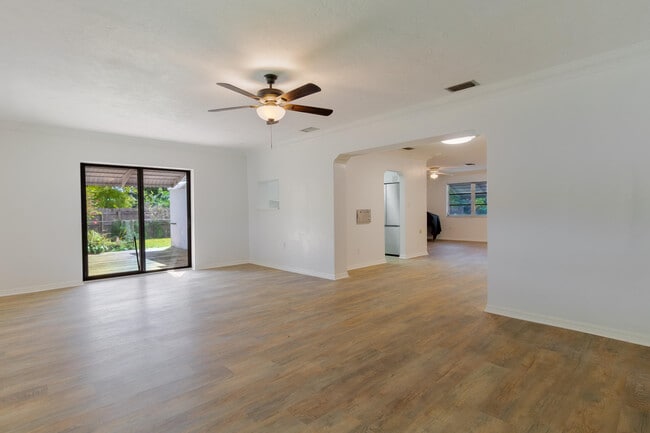Building Photo - 4375 Forest Ln