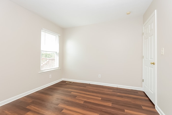 Building Photo - 129 Cimmaron Dr