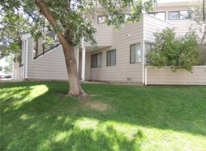 Building Photo - Charming Green Mountain Condo with Mountain Lifestyle Access