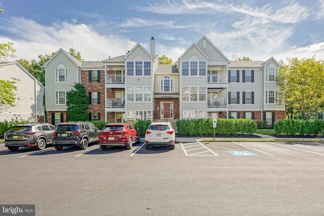 Building Photo - 95 Eldon Way