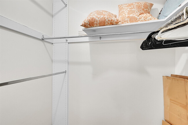 Building Photo - 2200 NE 66th St