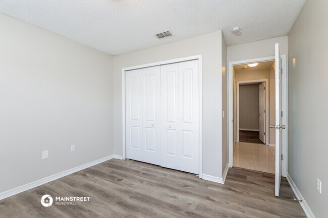 Building Photo - 649 Parakeet Ct