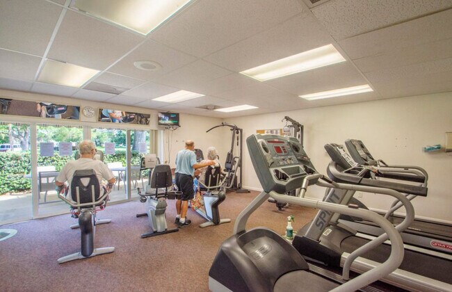 Building Photo - 52 Woodland Dr