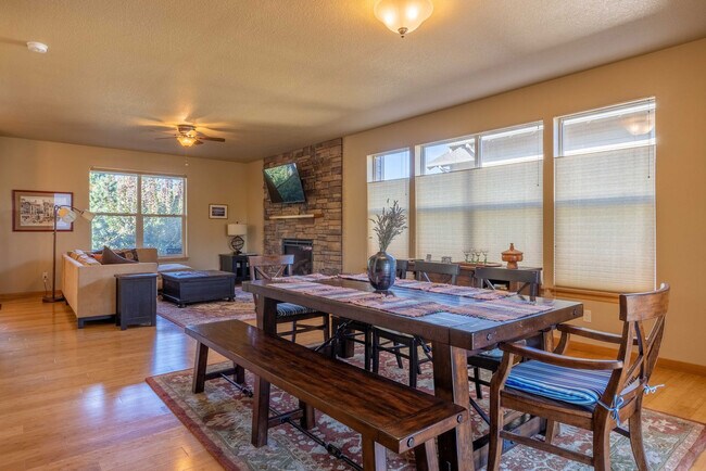 Building Photo - 1021 Redtail Loop