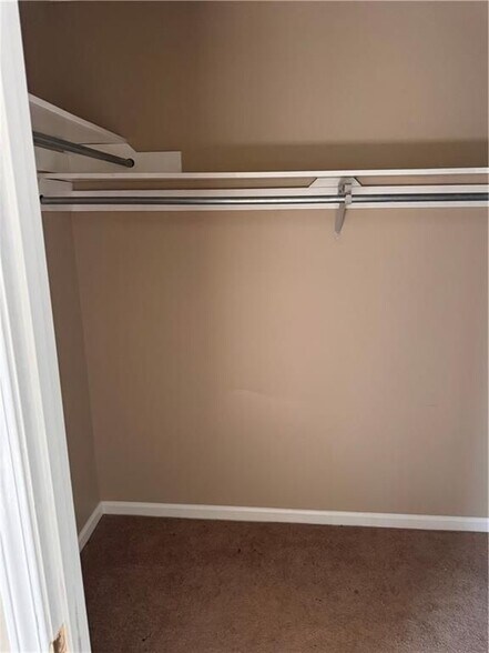 Building Photo - 6446 River Park Dr