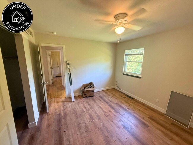 Building Photo - 7220 N Moberly Dr