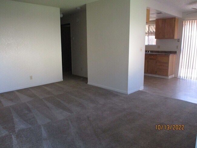 Building Photo - 3140