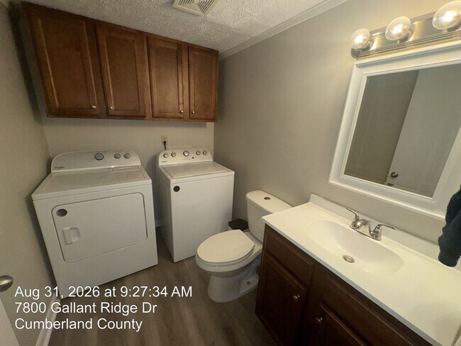 Building Photo - 7800 Gallant Ridge Dr