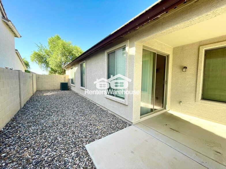 Building Photo - 532 E Trellis Rd