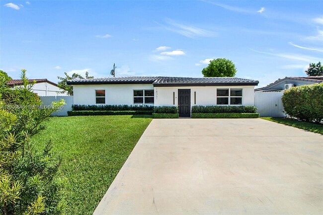 Building Photo - 18361 NE 20th Pl