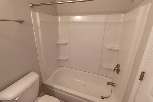 Building Photo - 105 N Garth Ave