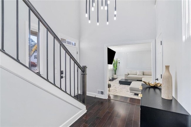 Building Photo - 4200 Roswell Rd NE