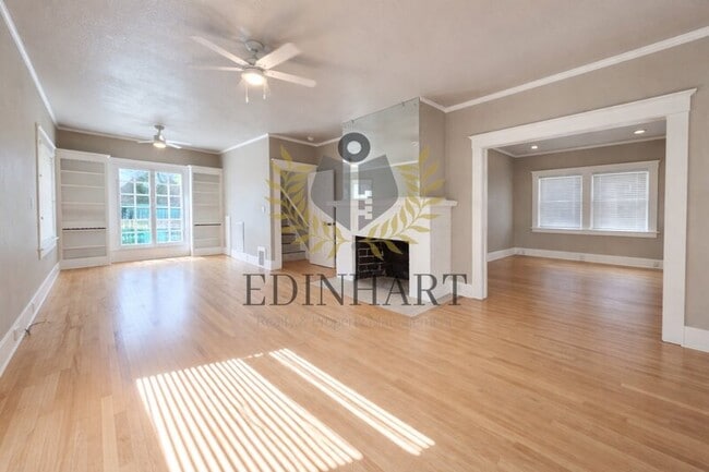 Building Photo - 1105 N College Ave