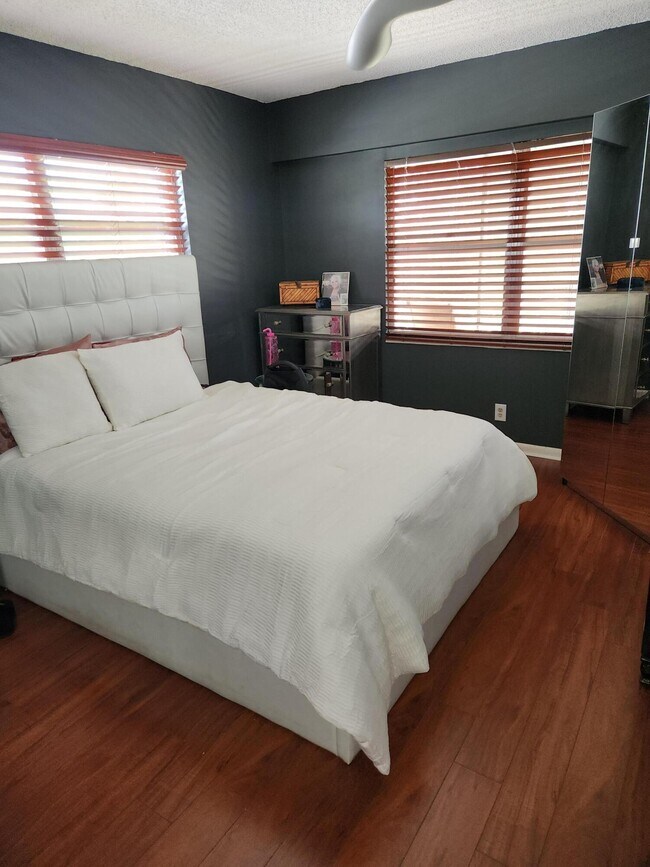 Building Photo - 113 Mansfield C