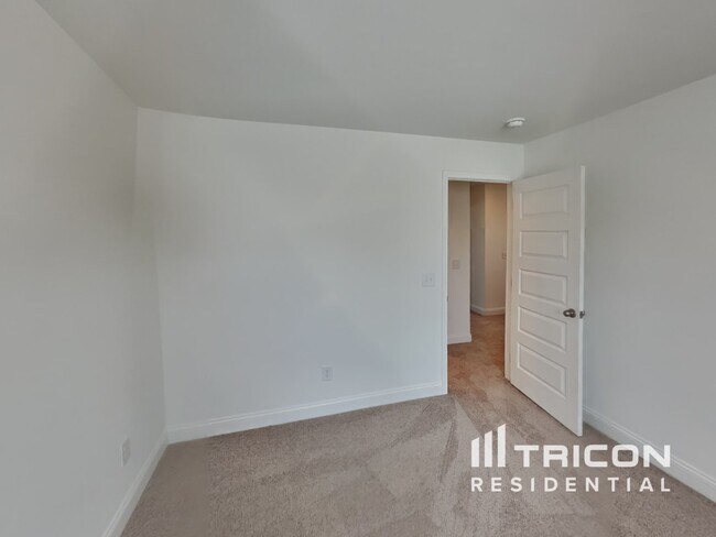 Building Photo - 292 Shayton Pass