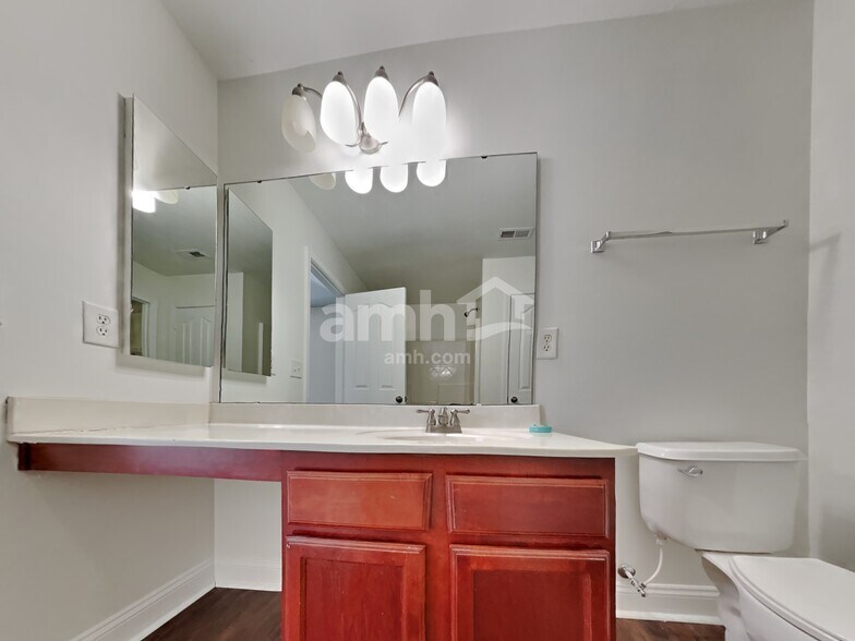 Building Photo - 318 Lameshur Ln