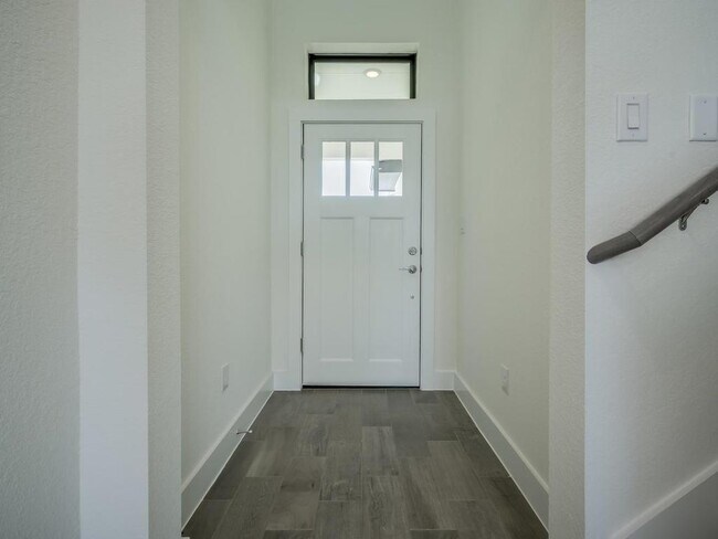 Building Photo - 12327 Maypole Bend