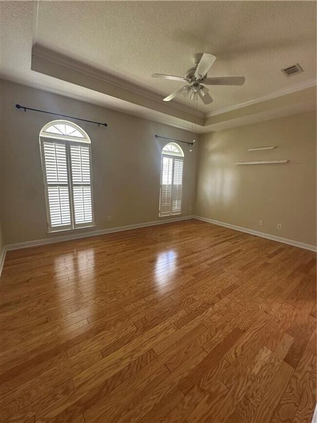 Building Photo - 235 Wellington Pl