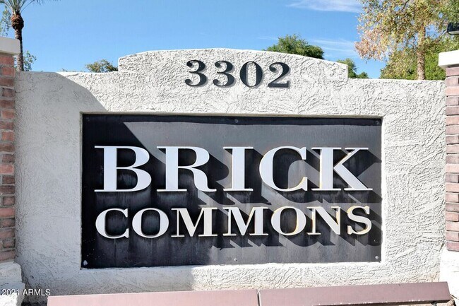 Building Photo - 2 Bedroom, 2 Bath In Central Phoenix