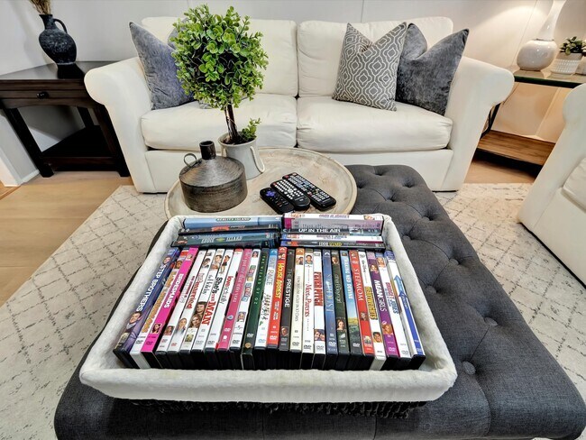 Building Photo - 506 Main St