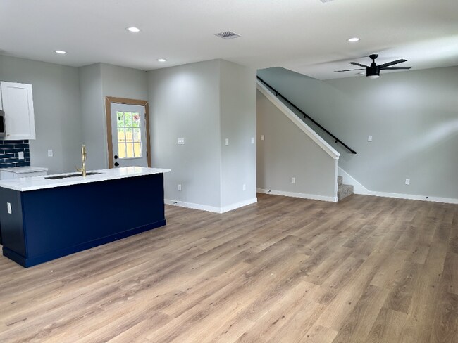 Building Photo - 8404 Tate St