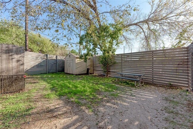 Building Photo - 2106 Nickerson St