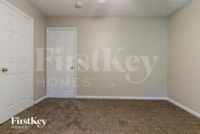 Building Photo - 121 Lake Valley Dr SW