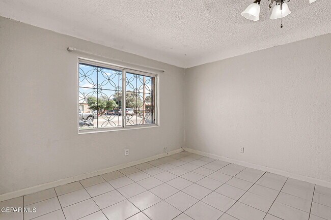 Building Photo - 115 Miller Cir