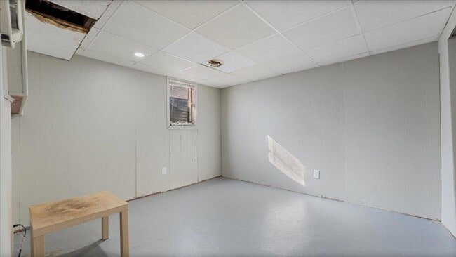 Building Photo - 828 15th St SW