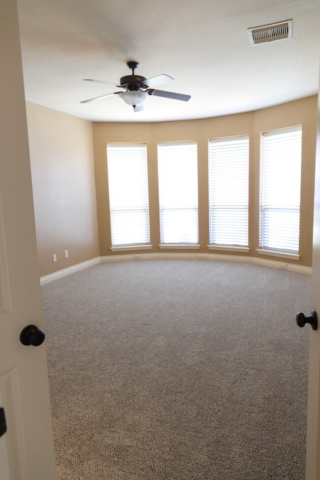 Building Photo - 27958 Bradford Ridge Dr